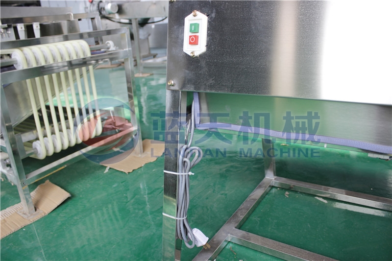 Panorama of cassava chips slicing machine