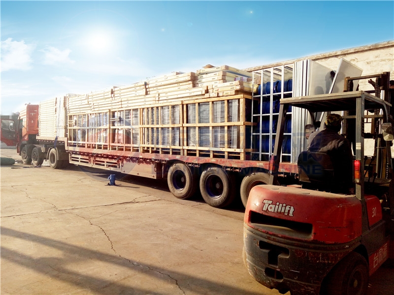 Transportation modes of eggplant slicing machine